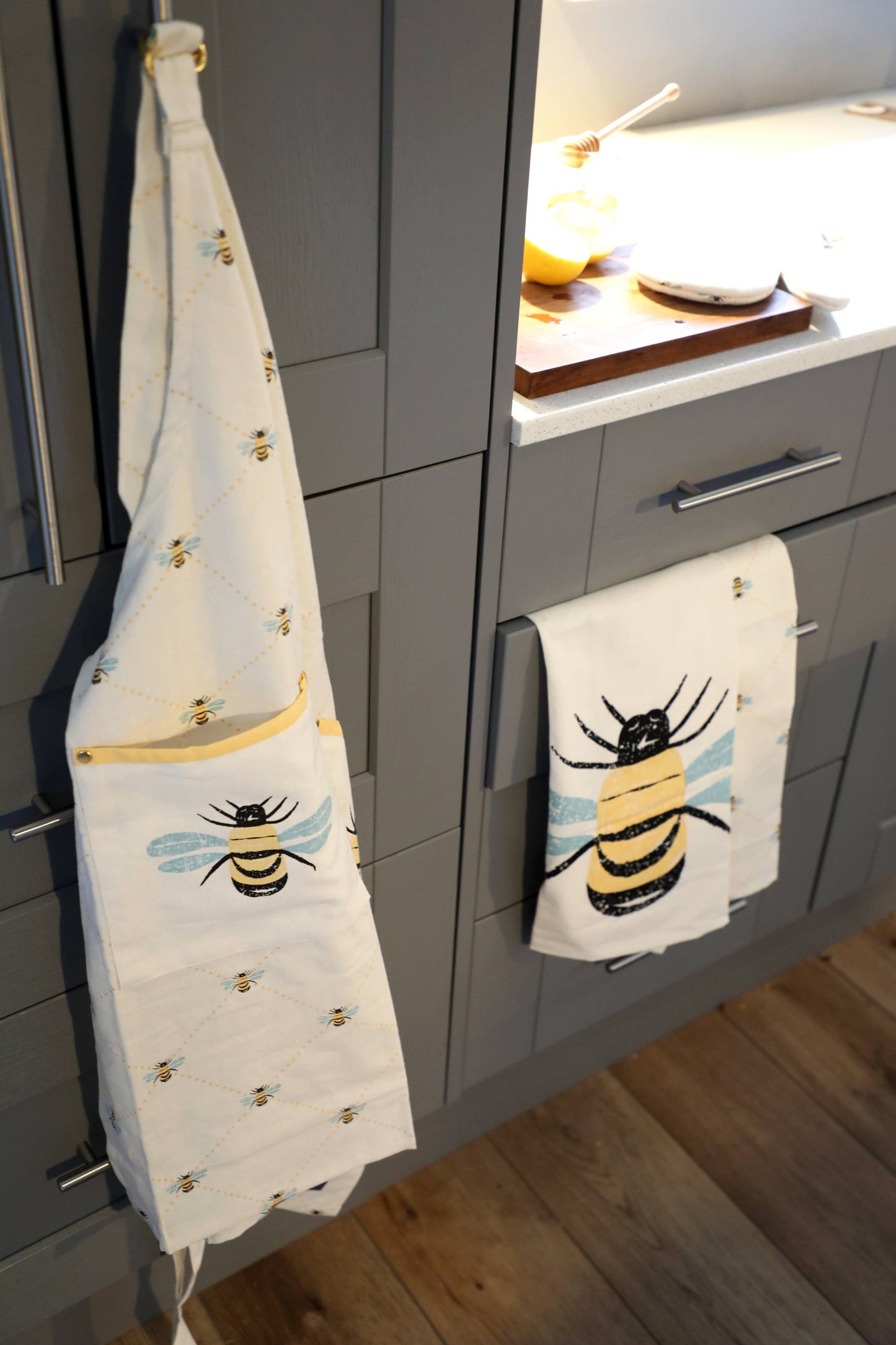 Bees Knees Tea Towels Set of 2 Yellow